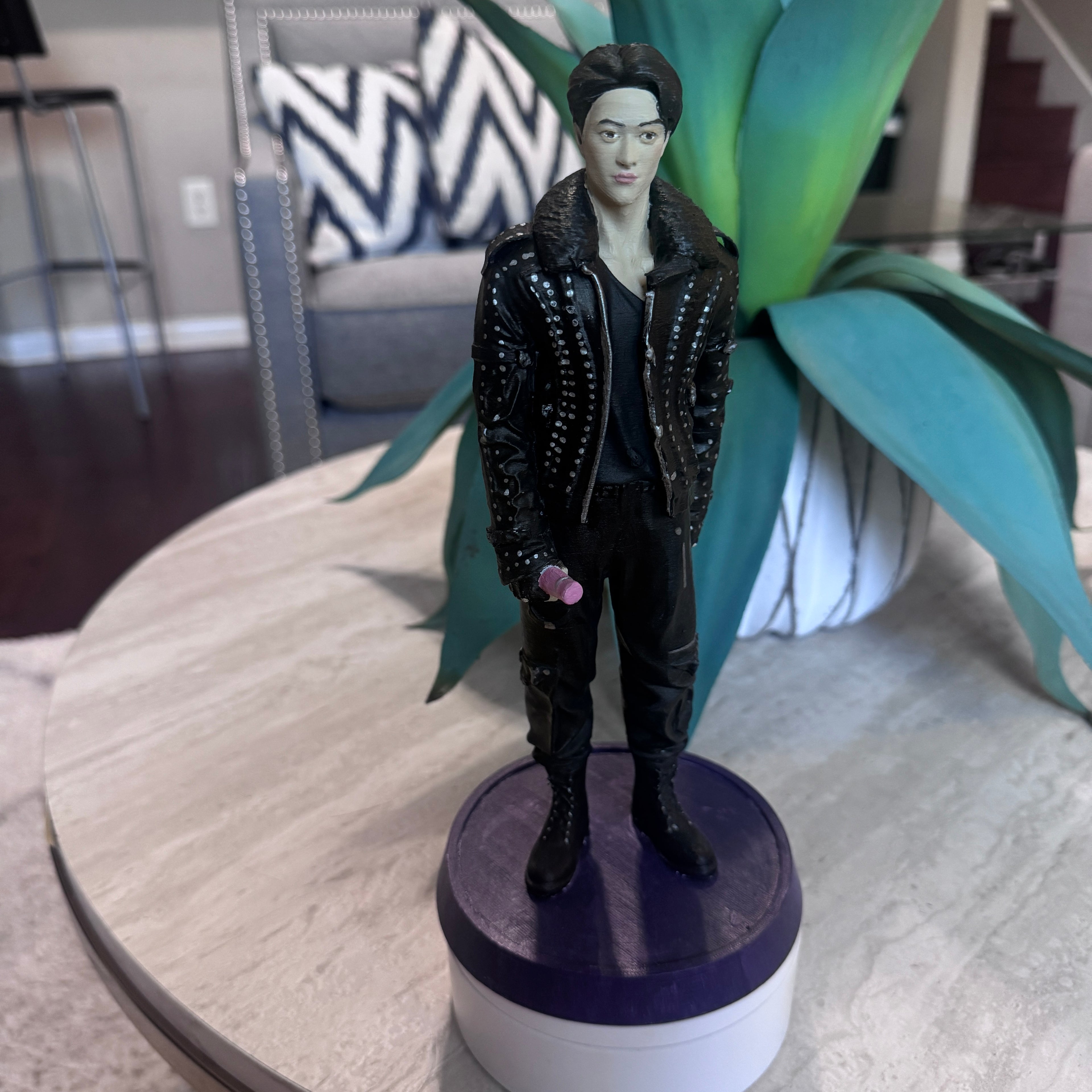 Kpop 🦙/🐹3d realistic figure 9 1/2 inches